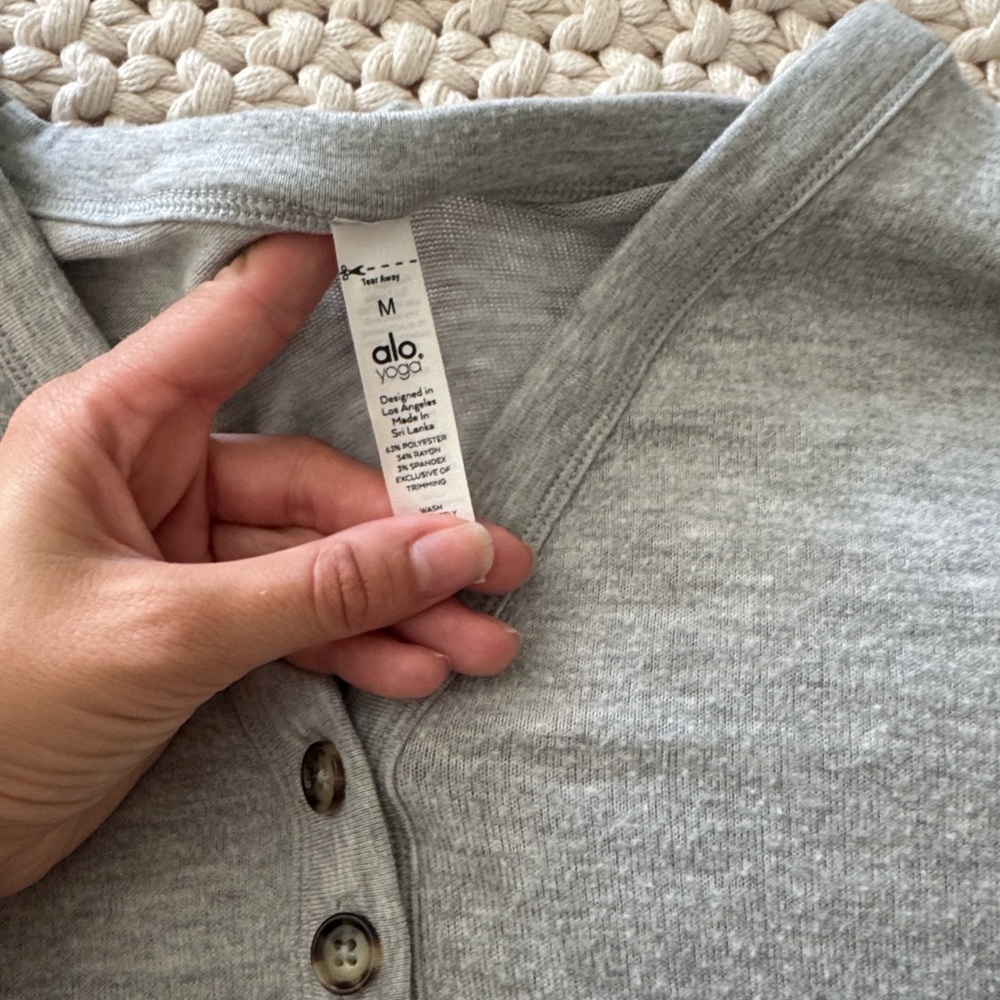 ALO Yoga Gray Long Sleeve Tee - Picture 2 of 4